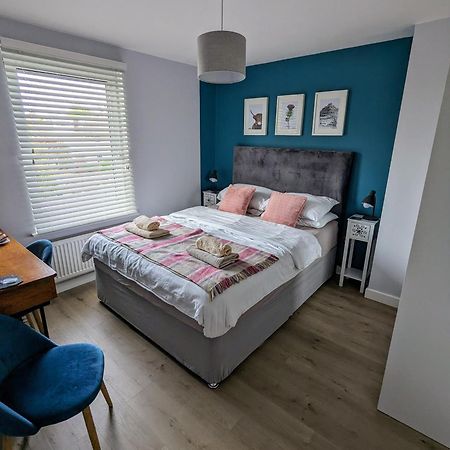 Cosy Guest Room In A Family Home With Free Parking EDI Buitenkant foto