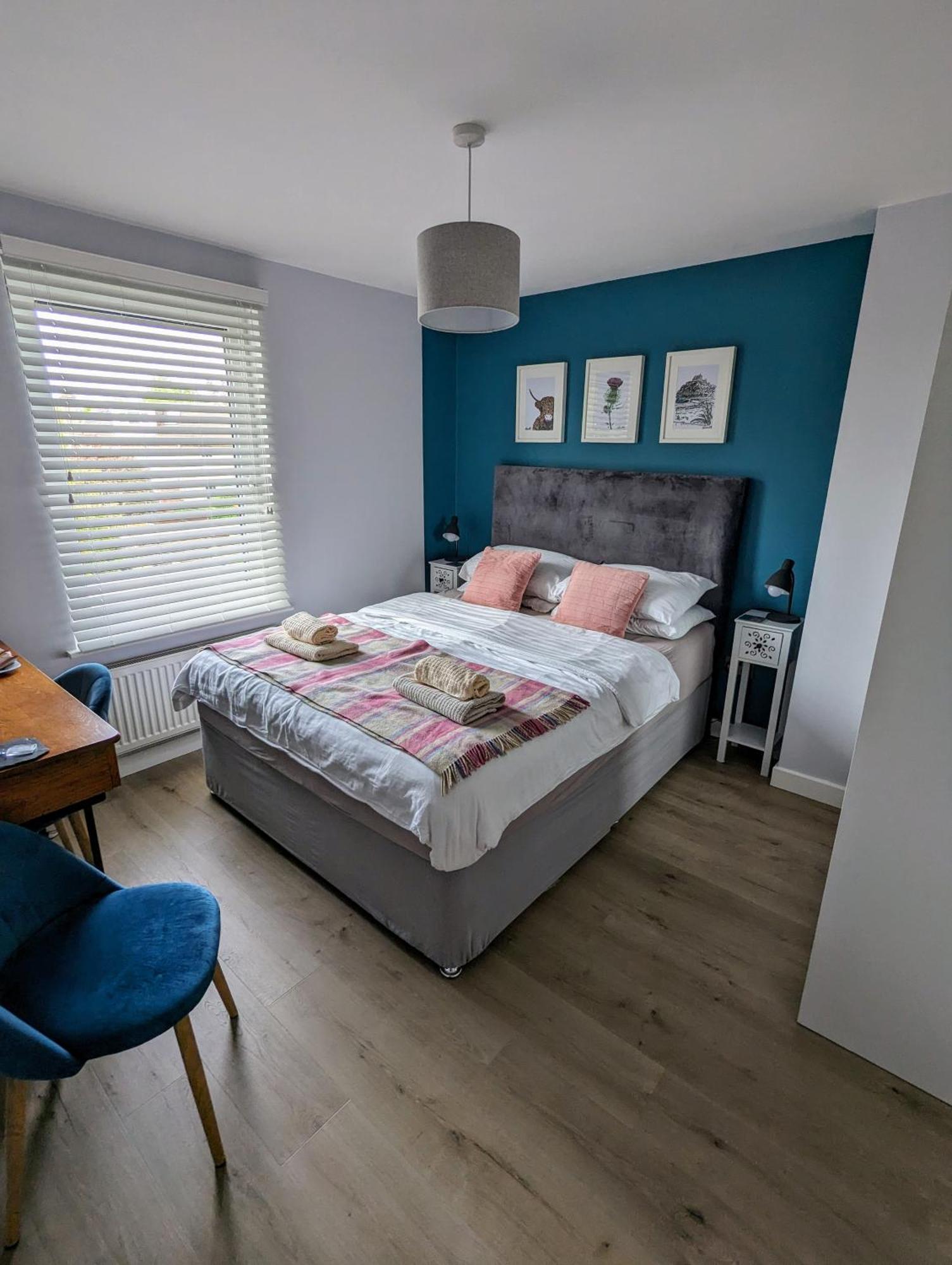 Cosy Guest Room In A Family Home With Free Parking EDI Buitenkant foto