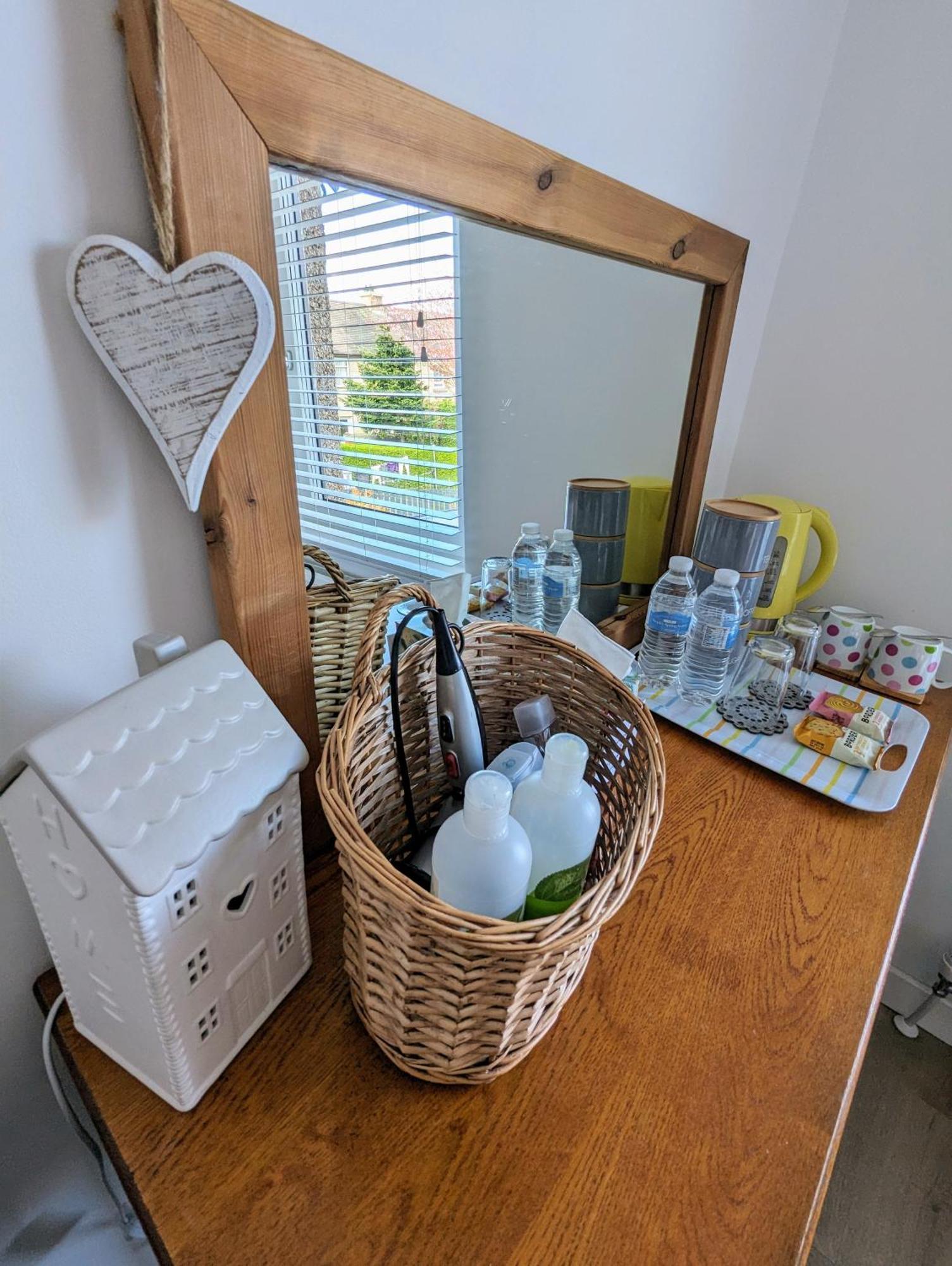 Cosy Guest Room In A Family Home With Free Parking EDI Buitenkant foto